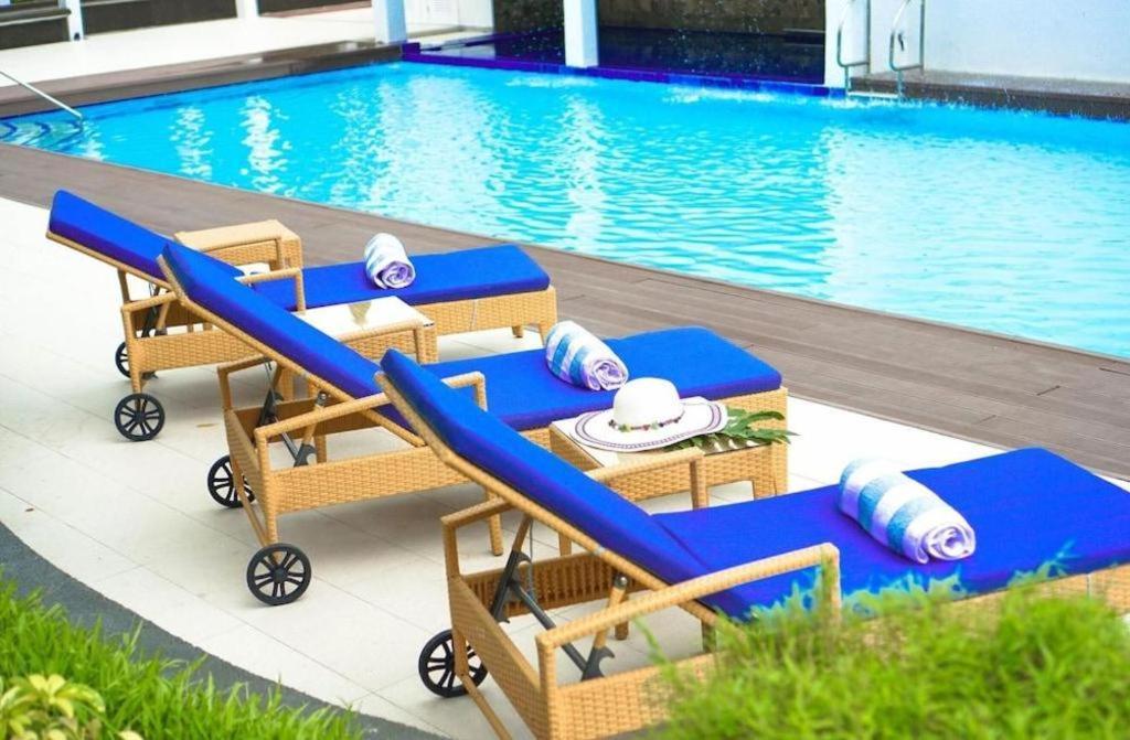 Whitewoods Convention And Leisure Hotel Silang Eksteriør billede